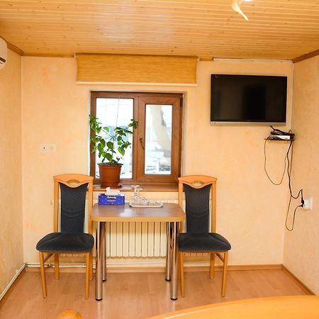 Bazar Motel Chişinău Eksteriør billede